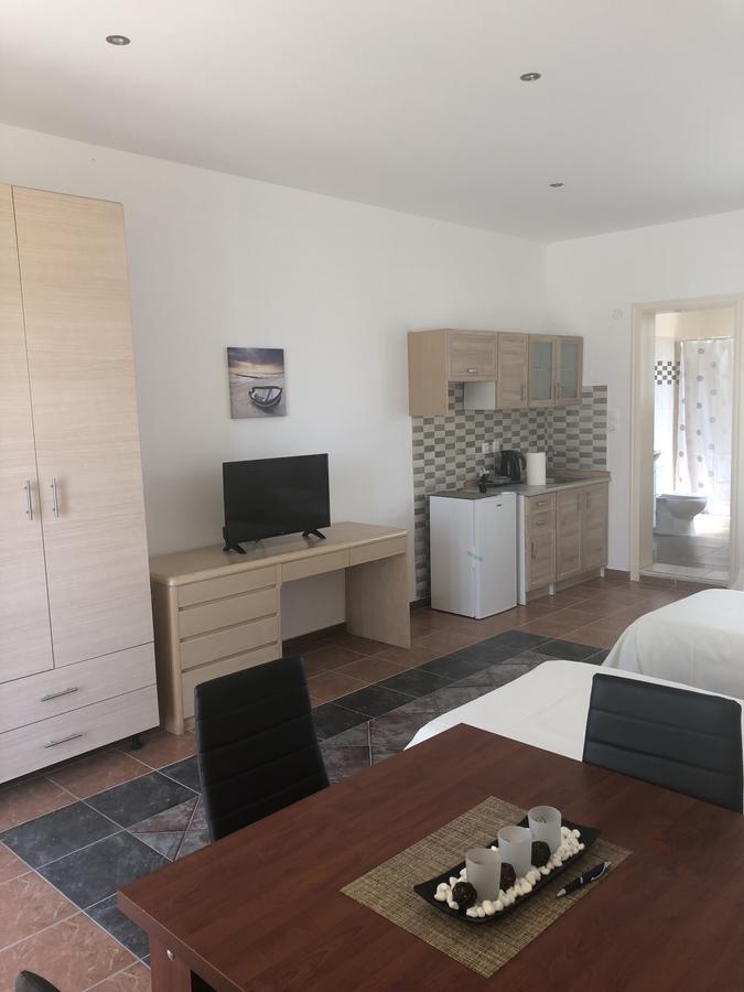 Paradeísion River'S Apartments מראה חיצוני תמונה