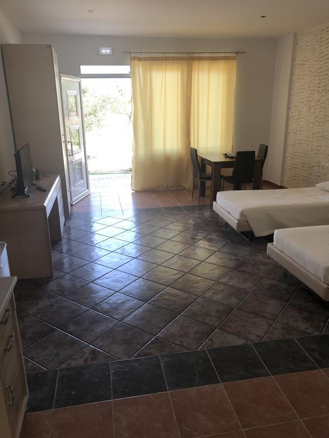 Paradeísion River'S Apartments מראה חיצוני תמונה
