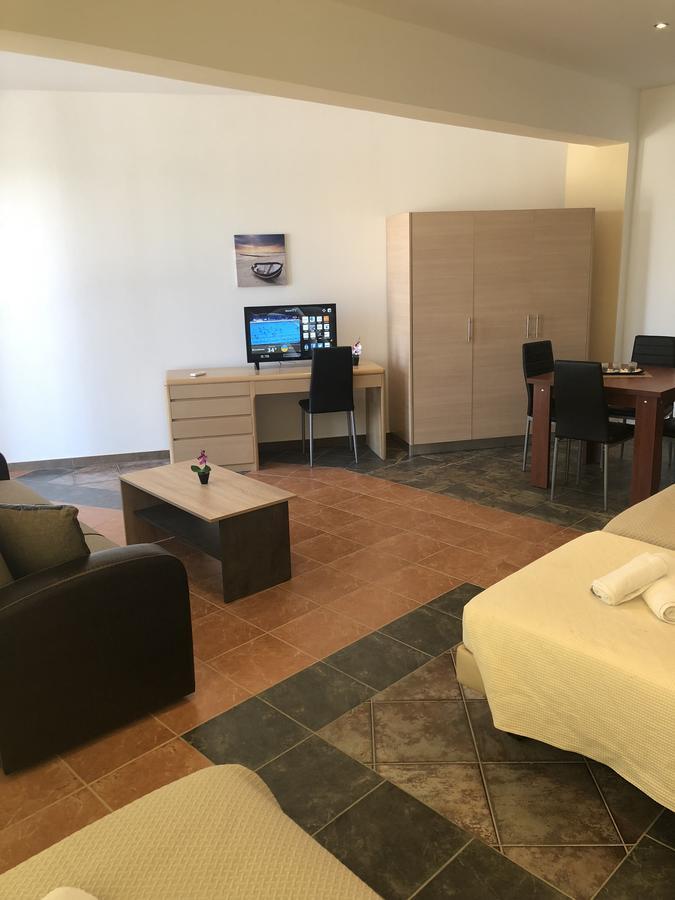 Paradeísion River'S Apartments מראה חיצוני תמונה